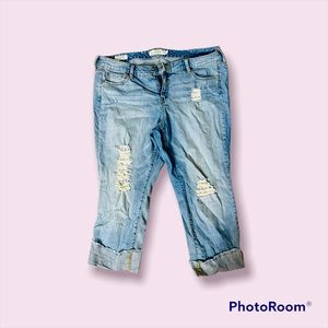 Distressed light wash crop jeans size 20 torrid